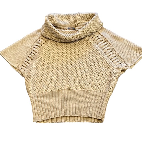 Camel /tan acrylic wool blend shorts sleeved sweater/ vest with cowl nec… - Picture 2 of 9